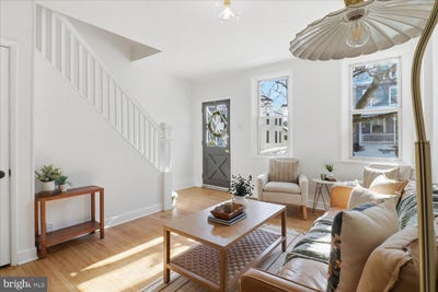 /international/us/27-w-new-street-lancaster-pa-110108444606/