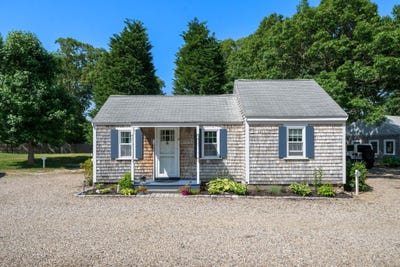 /international/us/90-seaview-avenue-south-yarmouth-ma-110100469047/