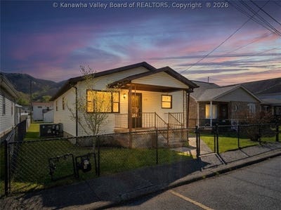 /international/us/208-5th-avenue-glasgow-wv-110107194798/