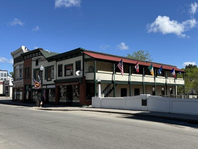 /international/us/36-broadway-saranac-lake-ny-110108063853/