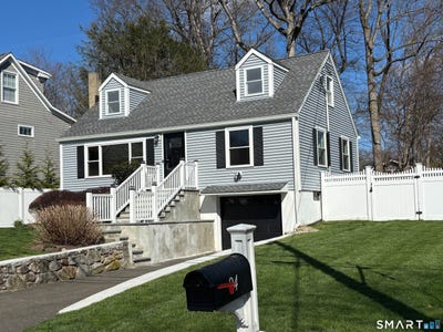 /international/us/24-deepwood-lane-norwalk-ct-110106618688/