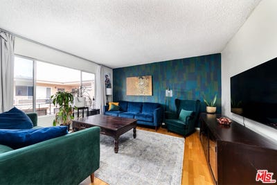 /international/us/5232-corteen-pl-valley-village-ca-110107503899/