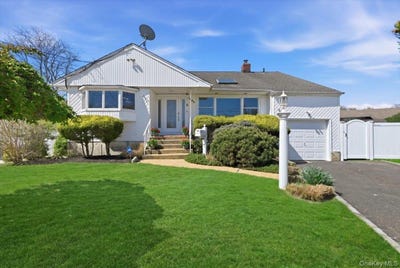 /international/us/1600-milburn-court-wantagh-ny-110107628242/