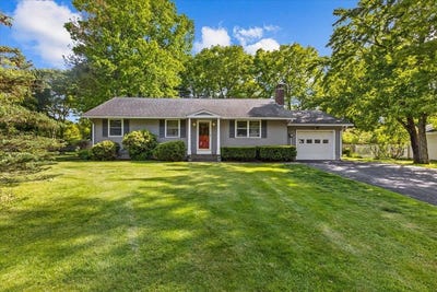 /international/us/34-margaret-street-essex-vt-110108542165/