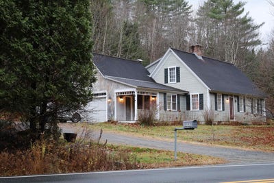 /international/us/2613-route-25a-orford-nh-110103757939/