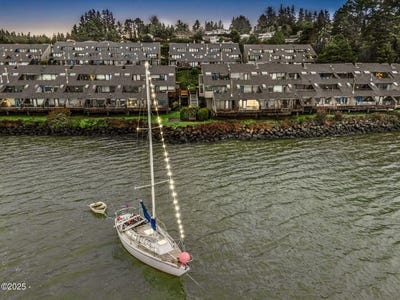 /international/us/1000-se-bay-boulevard-newport-or-110104403722/