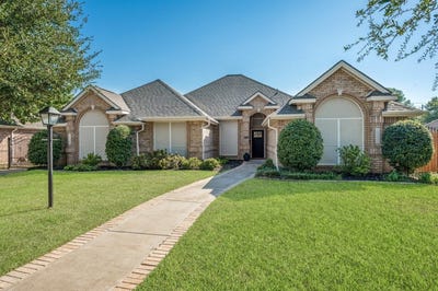 /international/us/1500-forest-meadows-court-bedford-tx-110120451421/