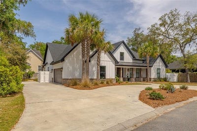 /international/us/121-calwell-street-st-simons-island-ga-110100532126/