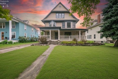 /international/us/521-e-2nd-street-port-clinton-oh-110119536159/
