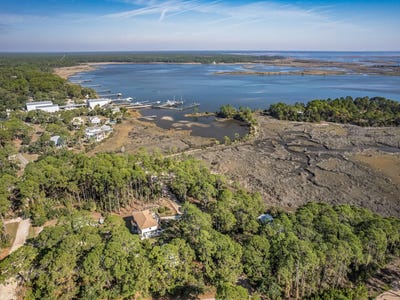 /international/us/satilla-avenue-panacea-fl-110103972498/