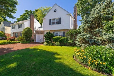 /international/us/108-muirfield-road-rockville-centre-ny-110108964912/