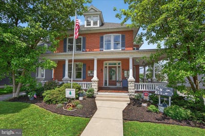 /international/us/1039-e-main-street-new-holland-pa-110100728340/
