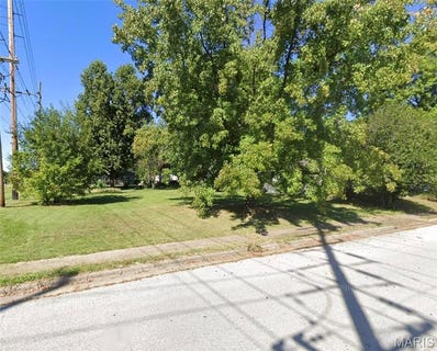 /international/us/2701-marshall-avenue-granite-city-il-110100399755/