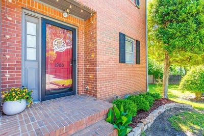 /international/us/1900-meadowbrook-circle-nw-dalton-ga-110119421992/