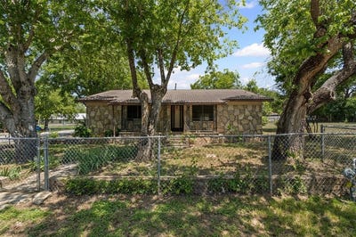 /international/us/200-3rd-street-glen-rose-tx-110100145671/