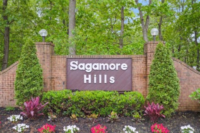 /international/us/221-sagamore-hills-drive-port-jefferson-station-ny-110110059573/