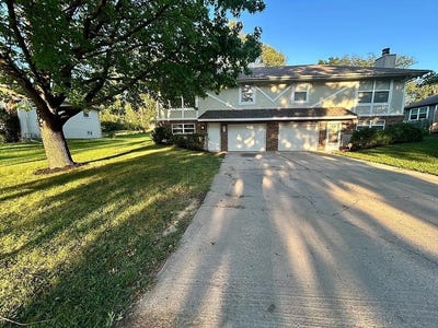 /international/us/401-se-melody-lane-lee-s-summit-mo-110108300480/