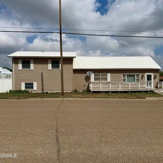 /international/us/19-2nd-street-east-culbertson-mt-110108447246/