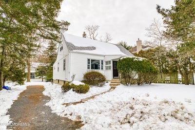 /international/us/432-w-park-avenue-oakhurst-nj-110105635368/