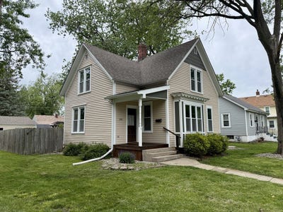 /international/us/295-s-grand-avenue-bradley-il-110108151423/