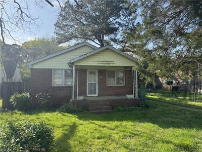 /international/us/509-cedar-road-chesapeake-va-110107028496/
