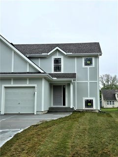 /international/us/508-w-lawrence-street-spring-hill-ks-110102854156/