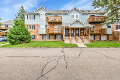 /international/us/221-pinewood-circle-plymouth-mi-110100756479/