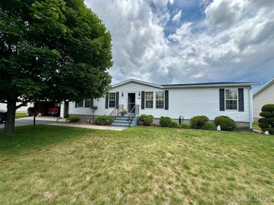 /international/us/26-kenneally-boulevard-gladstone-mi-110109030350/