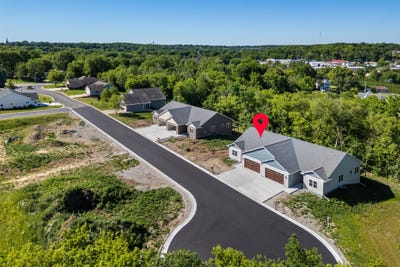 /international/us/754-kensington-drive-ripon-wi-110102376922/