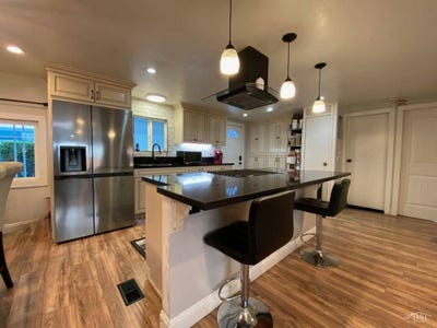 /international/us/9395-harritt-rd-lakeside-ca-110100942574/
