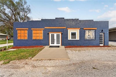 /international/us/405-n-virginia-avenue-adrian-mo-110107192332/