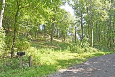 /international/us/9a-point-o-rocks-road-newtown-ct-110100725701/