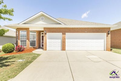 /international/us/310-pebble-beach-drive-perry-ga-110098671750/