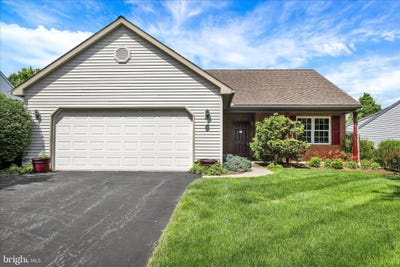 /international/us/14-springhouse-drive-myerstown-pa-110108490026/