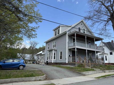 /international/us/373-spring-street-st-johnsbury-vt-110108120109/
