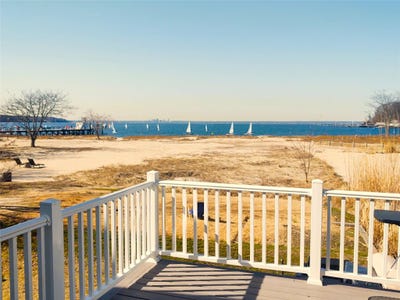 /international/us/16-the-boulevard-sea-cliff-ny-110098048362/