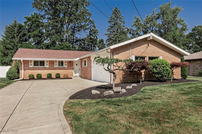 /international/us/5050-douglas-drive-north-olmsted-oh-110100968502/