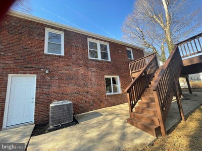 /international/us/6107-buckler-road-clinton-md-110106599818/