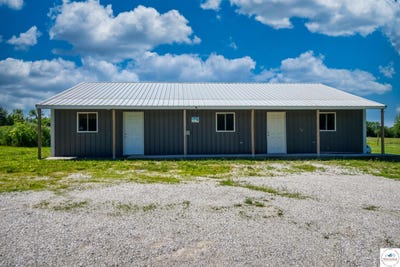 /international/us/11142-us-54-highway-weaubleau-mo-110108677927/