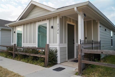 /international/us/8726-texas-risinger-drive-fort-worth-tx-110104877406/