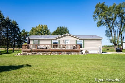 /international/us/8024-scott-road-saranac-mi-110119988762/