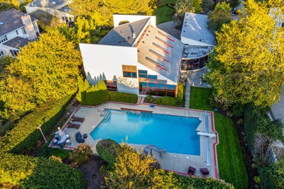 /international/us/2100-pfingsten-road-northbrook-il-110106539423/