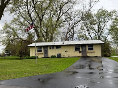 /international/us/114-s-maple-street-gilman-ia-110099139223/