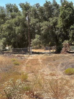 /international/us/45775-red-mountain-road-hemet-ca-110101052915/
