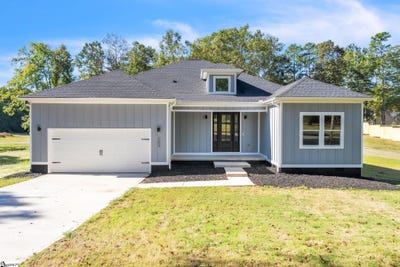 /international/us/209-chestnut-drive-belton-sc-110110382270/
