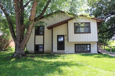 /international/us/2809-center-lake-drive-spirit-lake-ia-110101266164/