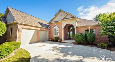 /international/us/1009-regents-park-drive-monroe-mi-110108936984/