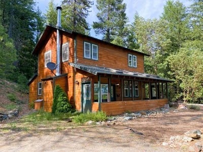 /international/us/3084-bear-creek-rd-weaverville-ca-110105530861/