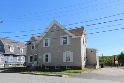 /international/us/7-grove-street-auburn-me-110108348136/