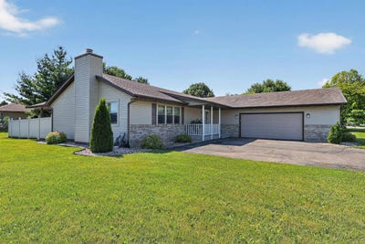 /international/us/3179-s-davis-drive-beloit-wi-110108960995/